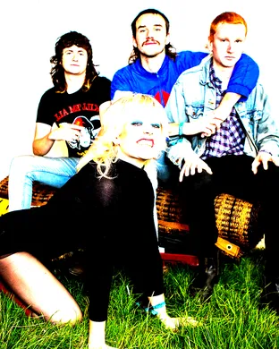 Amyl and The Sniffers St. Louis