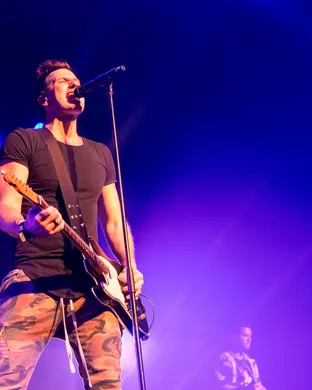 Russell Dickerson St. Louis
